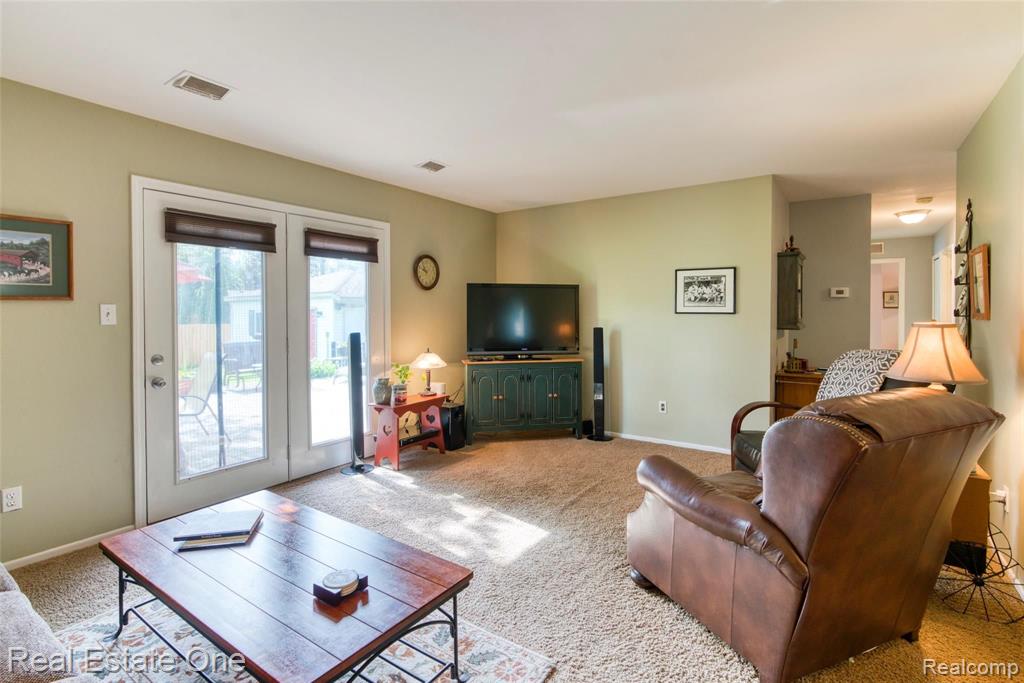 23374 Tuck Road Farmington Hills, MI 48336 - Photo 14 of 26