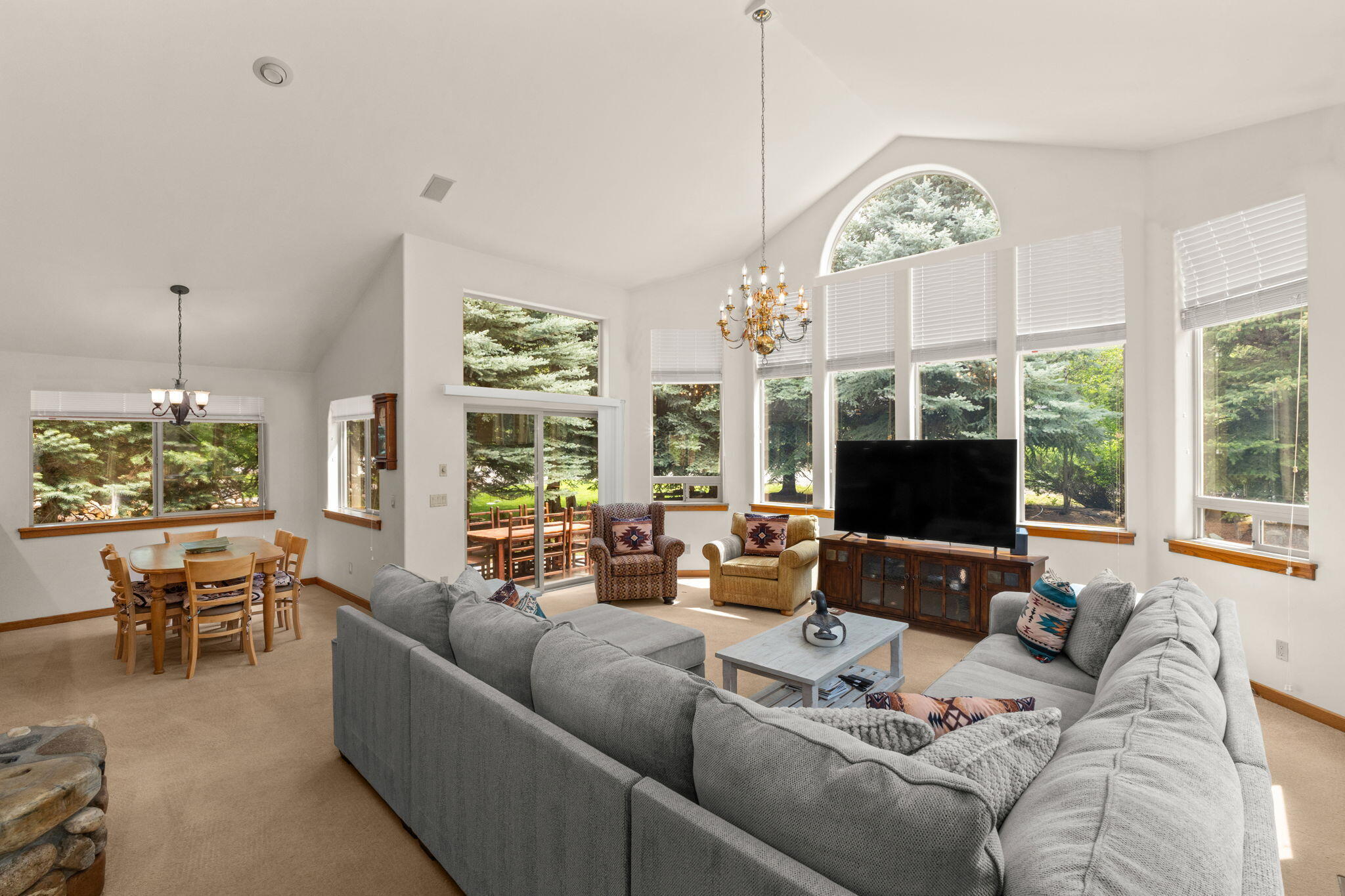 201 Blue Bell Road Sun Valley, ID 83353 - Photo 5 of 34 Light Filled Great Room