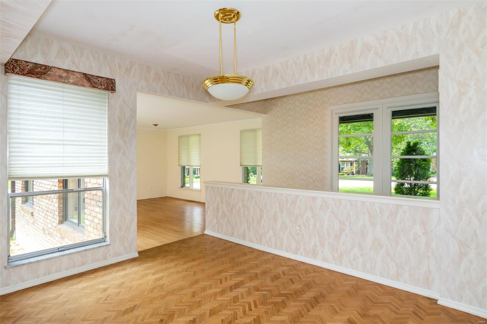 478 Ridgecorde Place St. Louis, MO 63141 - Photo 6 of 18 Gallery Image 6