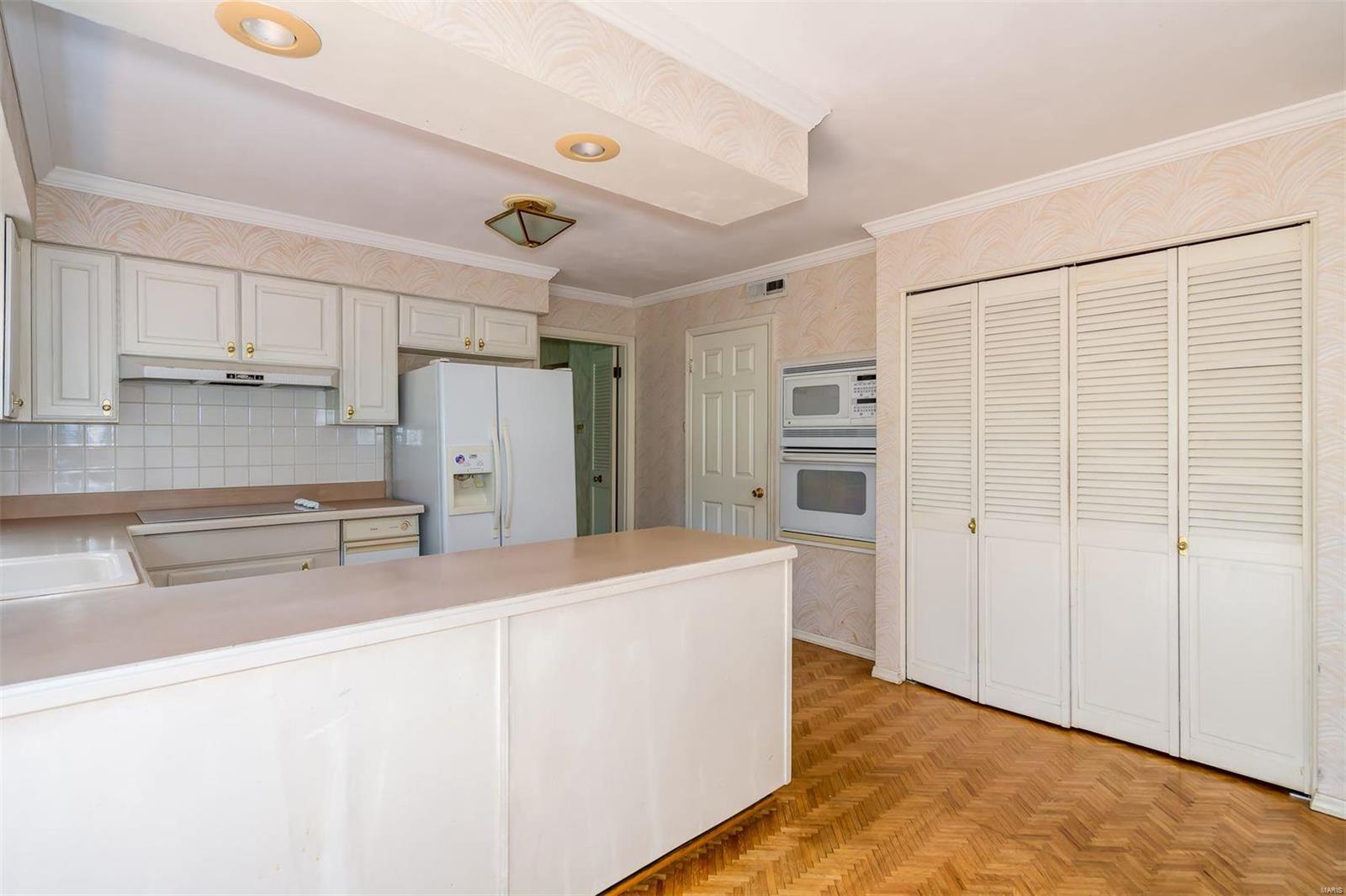 478 Ridgecorde Place St. Louis, MO 63141 - Photo 10 of 18 Gallery Image 10