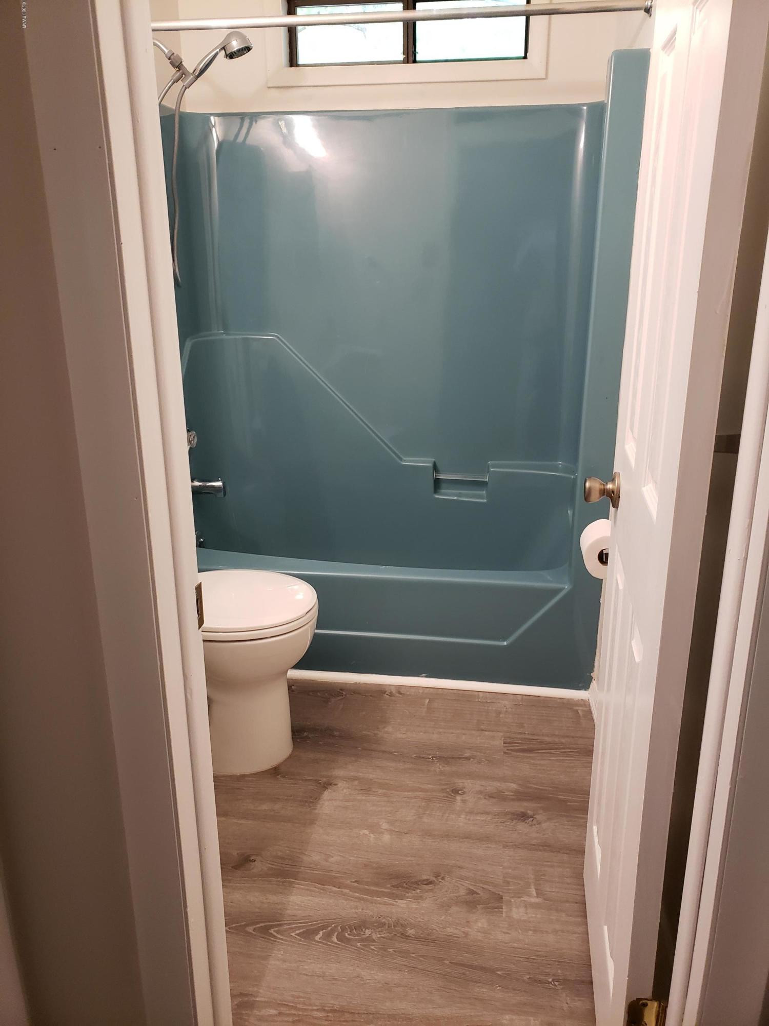 2237 Eagle Path Bushkill, PA 18324 - Photo 15 of 33 Bathroom 1