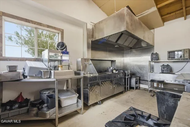 $1,500,000 | 44005 90th Street East, Lancaster, CA 93535