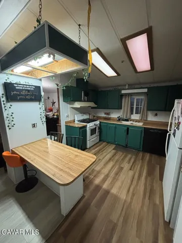 $1,500,000 | 44005 90th Street East, Lancaster, CA 93535