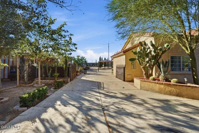 $1,500,000 | 44005 90th Street East, Lancaster, CA 93535