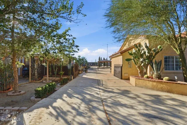 $1,500,000 | 44005 90th Street East, Lancaster, CA 93535