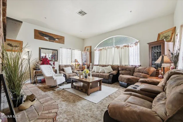 $1,500,000 | 44005 90th Street East, Lancaster, CA 93535