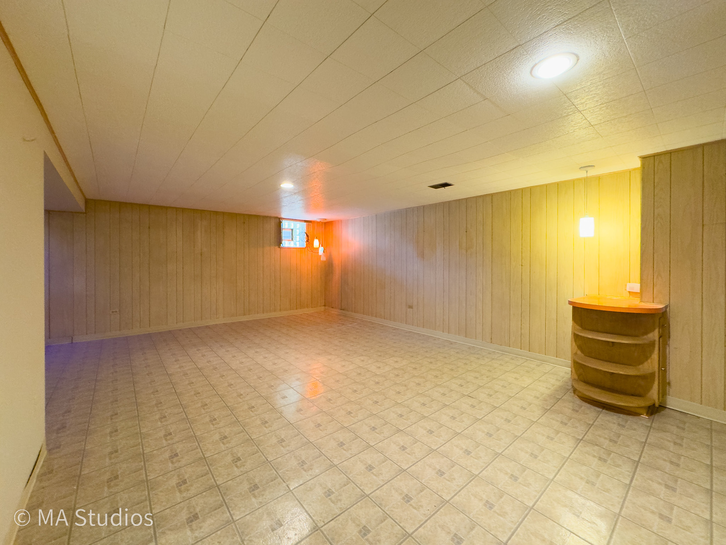 8636 40th Street Lyons, IL 60534 - Photo 30 of 50 a view of an empty room with a window