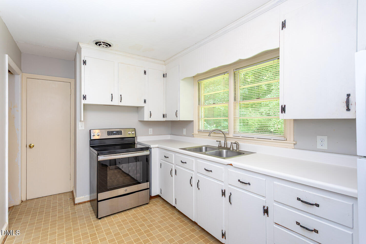 2602 Wade Avenue Raleigh, NC 27607 - Photo 17 of 38 machikas-2602-wade-19