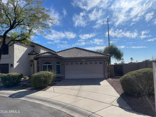 $2,300 | 3201 East Kerry Lane, Phoenix, AZ 85050