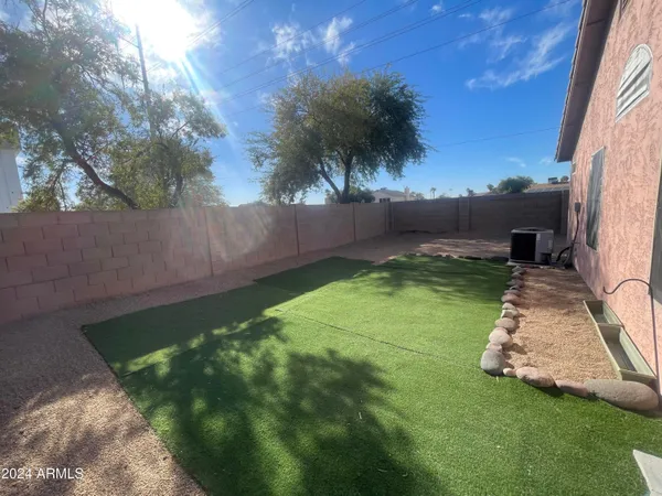 $2,300 | 3201 East Kerry Lane, Phoenix, AZ 85050