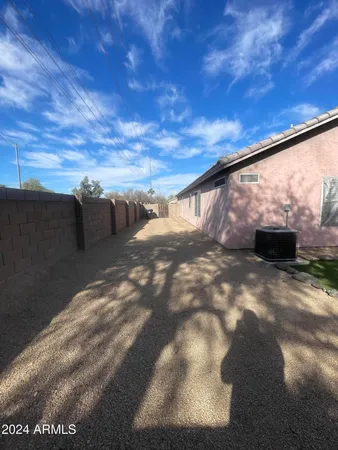 $2,300 | 3201 East Kerry Lane, Phoenix, AZ 85050