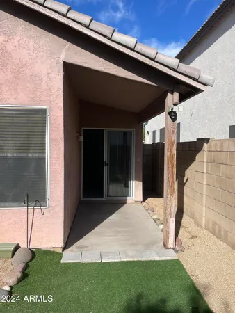 $2,300 | 3201 East Kerry Lane, Phoenix, AZ 85050