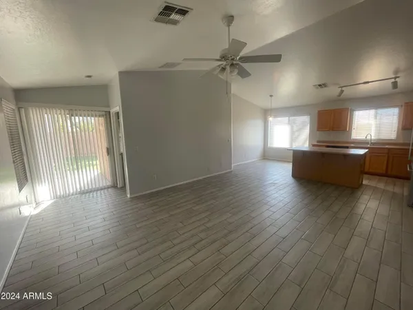 $2,300 | 3201 East Kerry Lane, Phoenix, AZ 85050