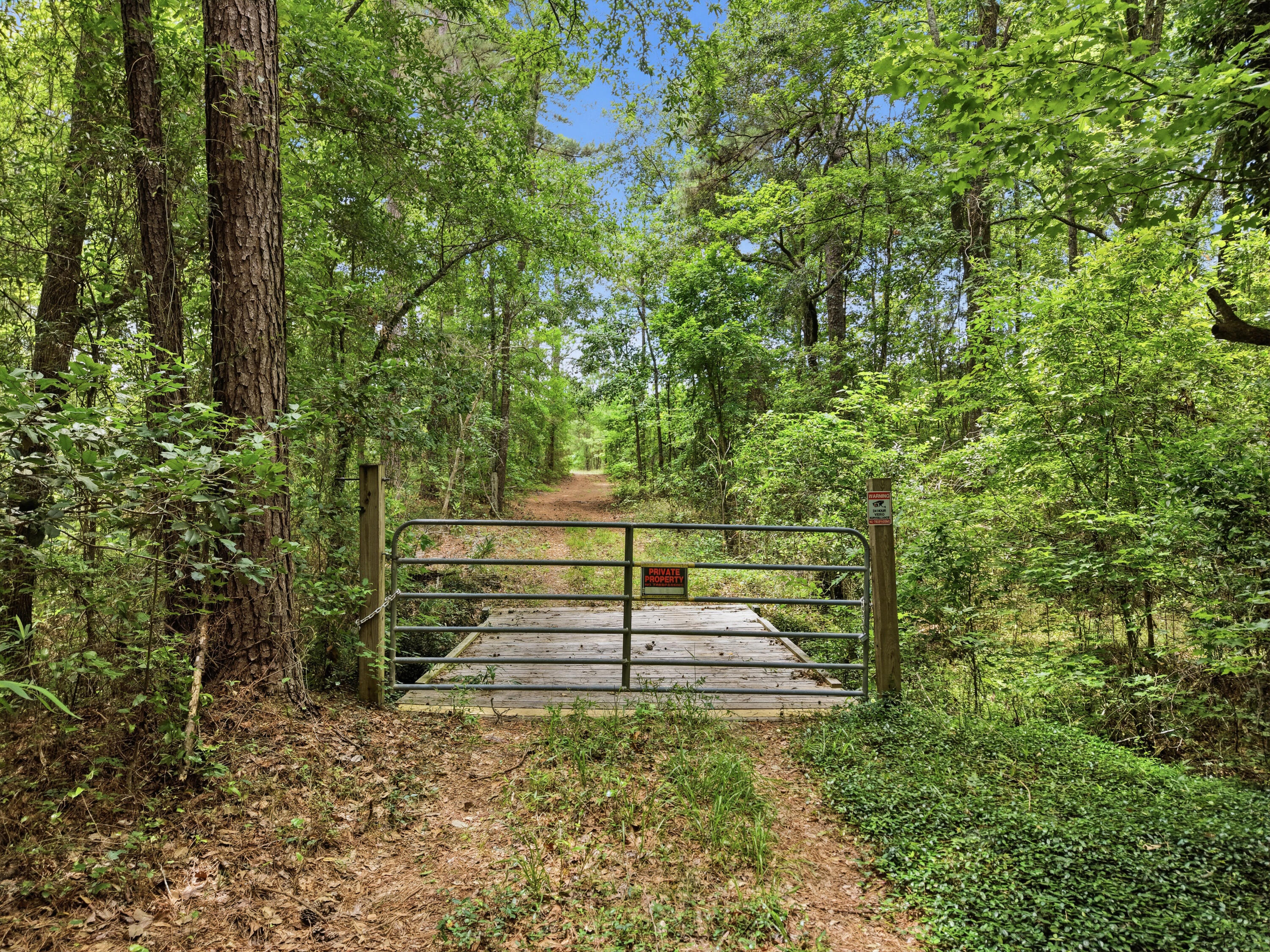 1530 Catfish Lane Manning, SC 29102 - Photo 3 of 37 Gate