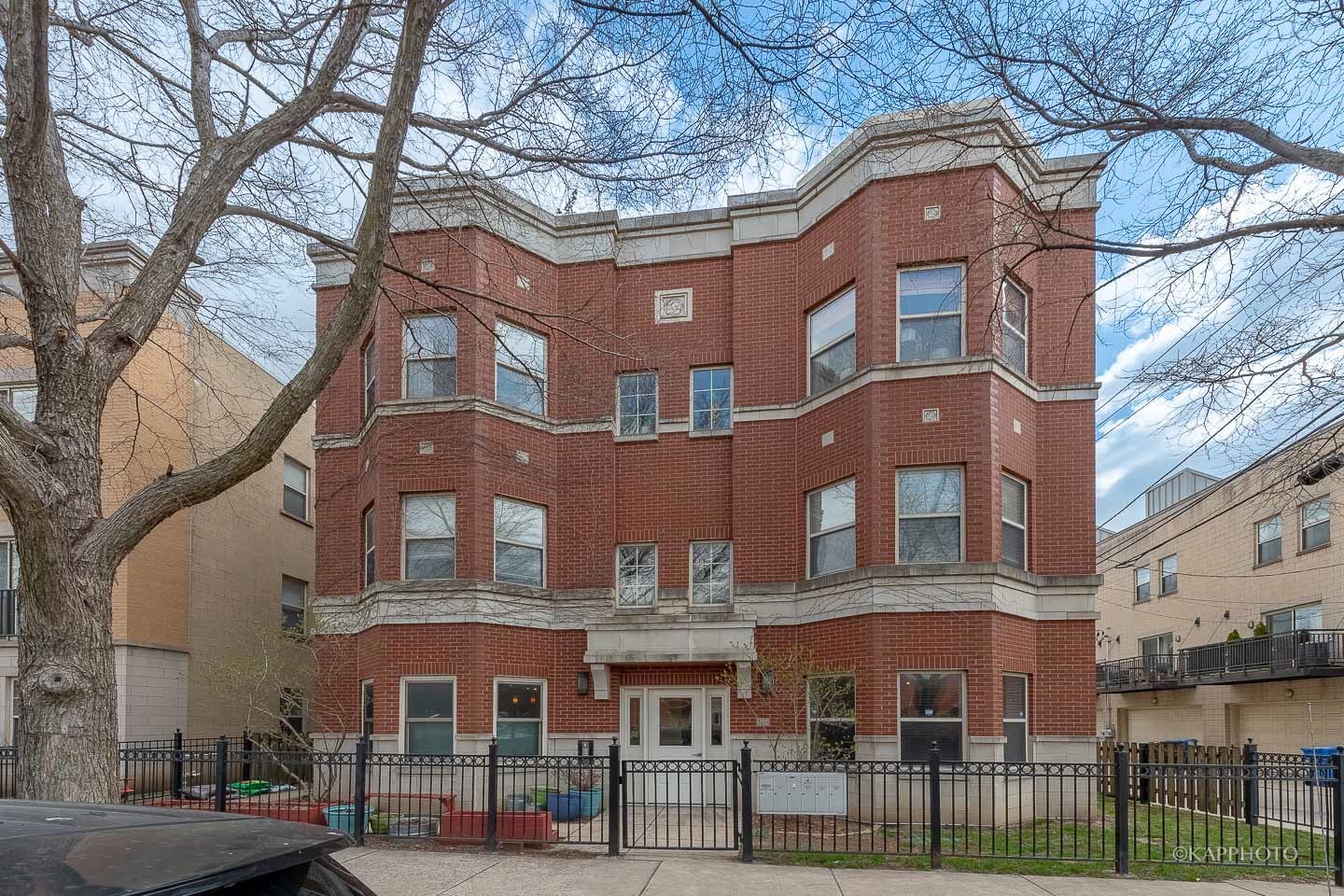 1039 South Lytle St Unit 302  