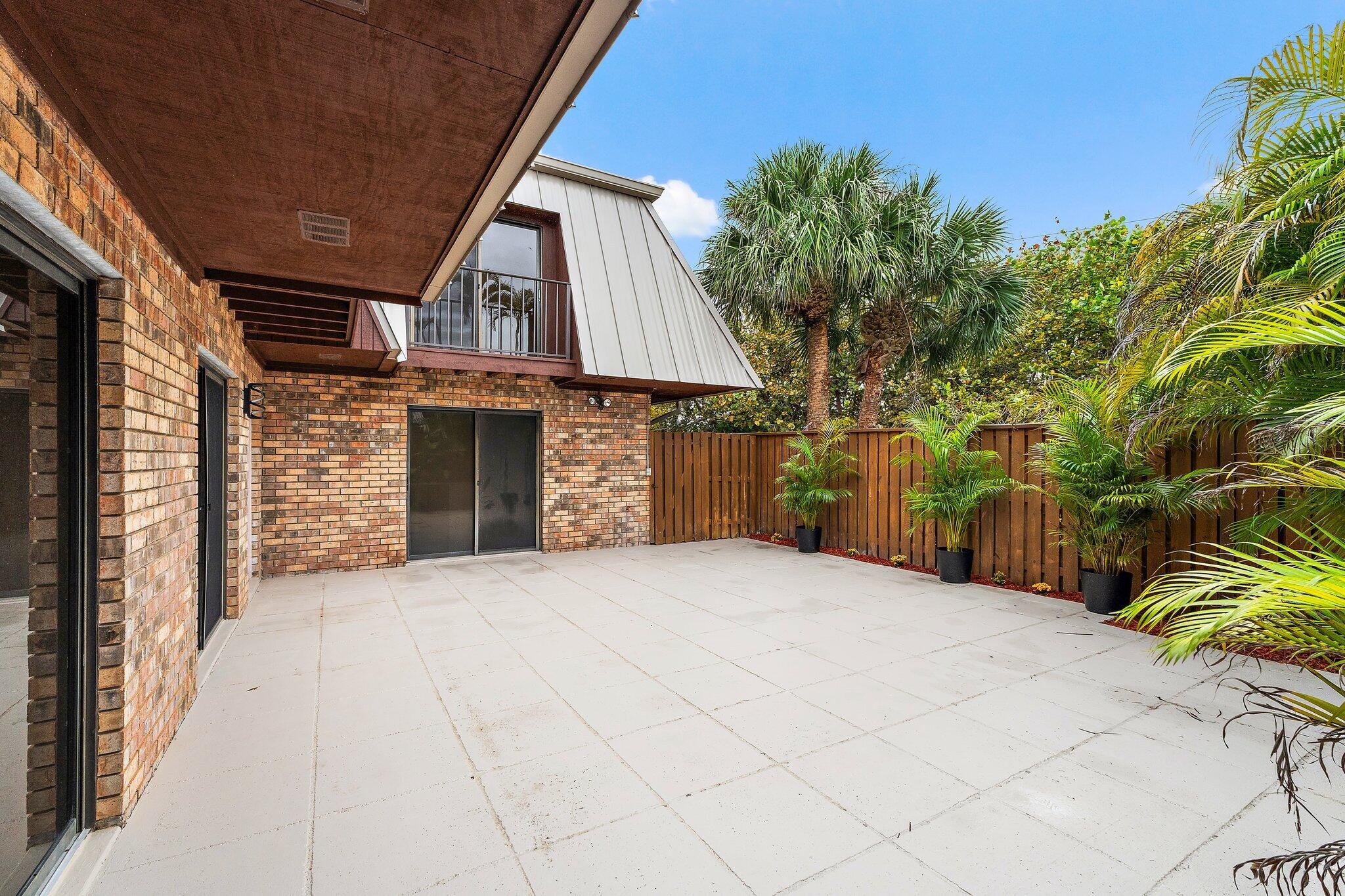 1420 Ocean Way, Unit 7C Jupiter, FL 33477 - Photo 8 of 62 005-1420OceanWay-7C-Jupiter-SMALL