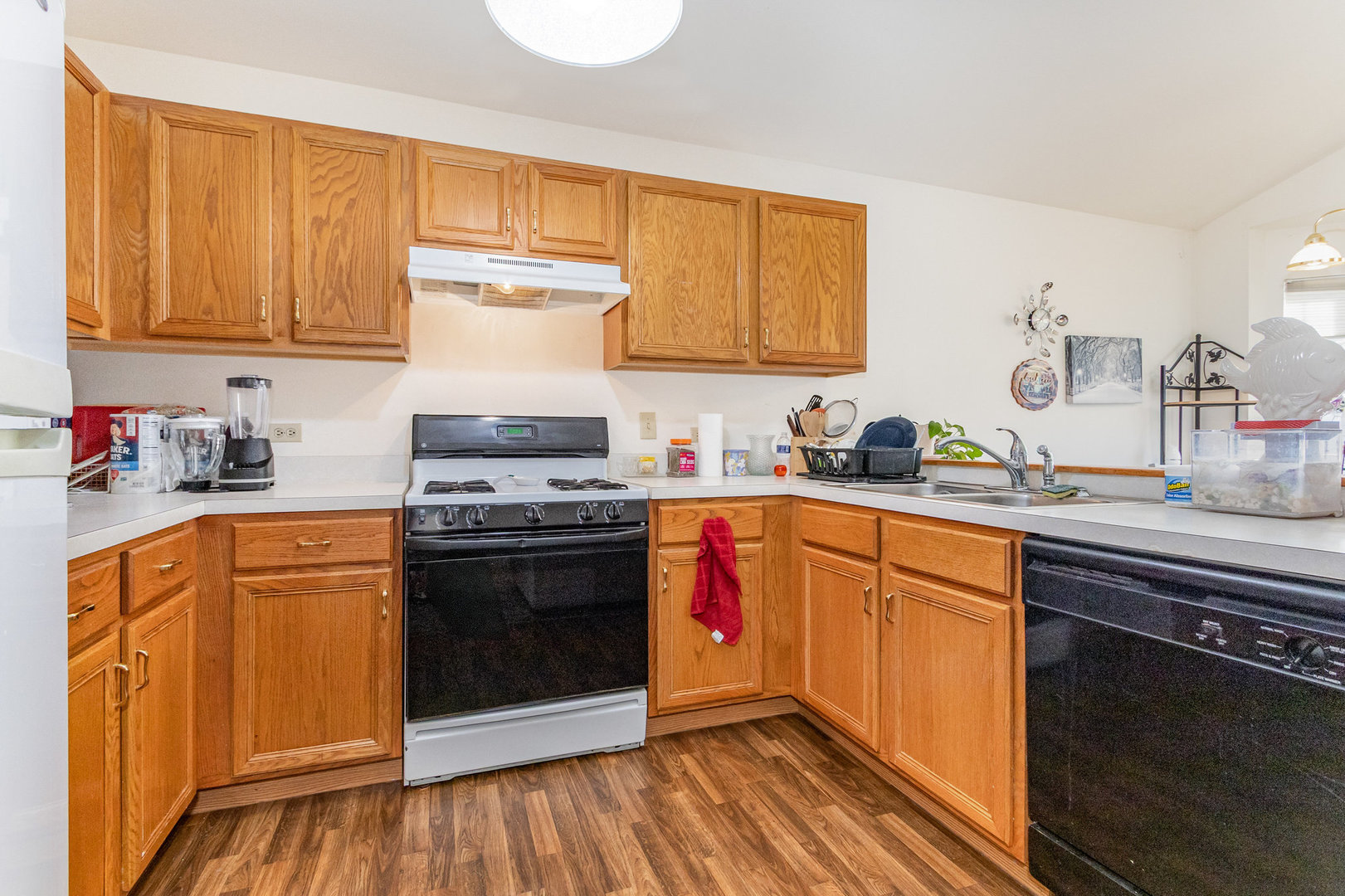 1804 Willow Cir Drive, Unit 1804 Crest Hill, IL 60403 - Photo 6 of 16