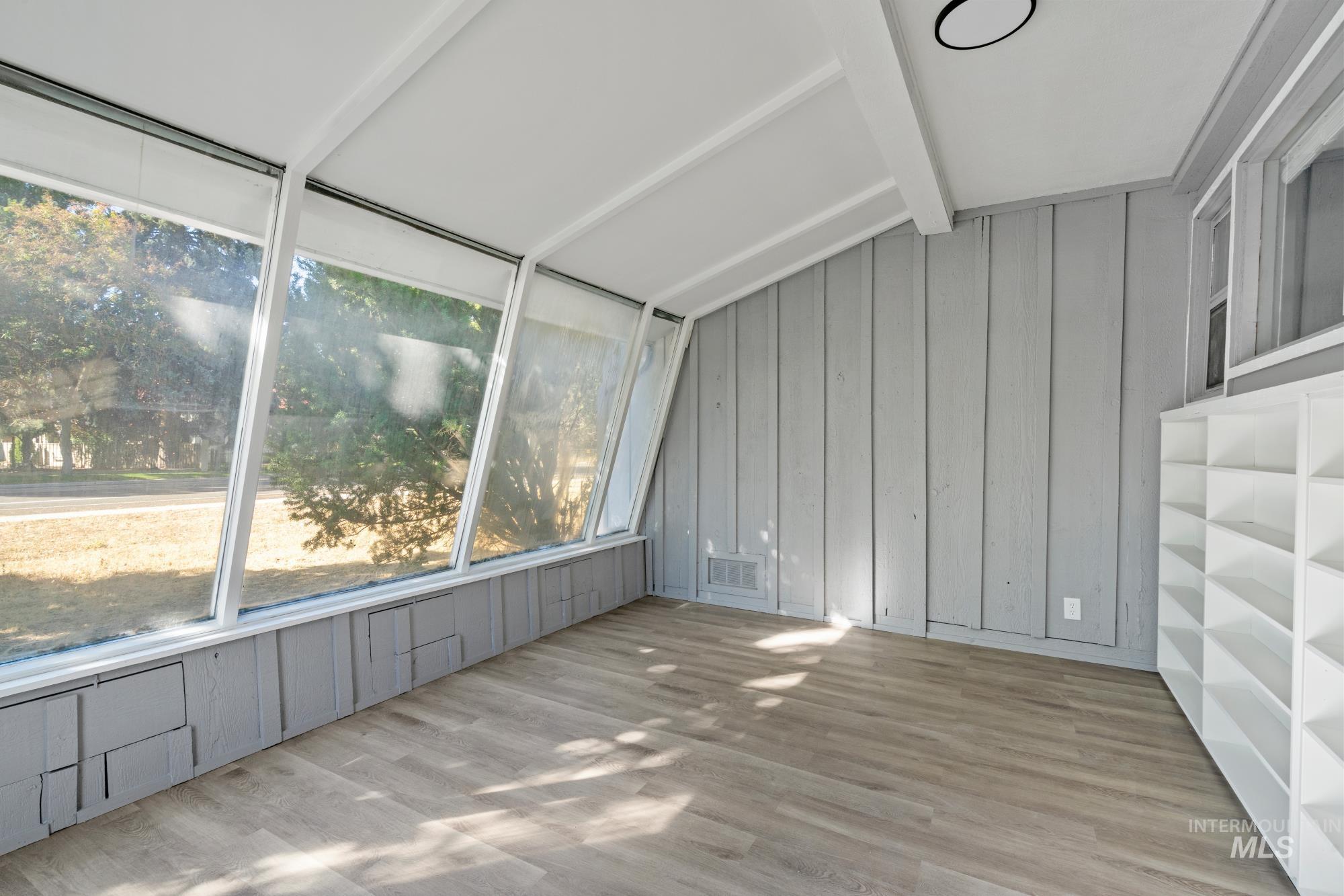 716 West Linden Street Boise, ID 83706 - Photo 6 of 47 View of unfurnished sunroom