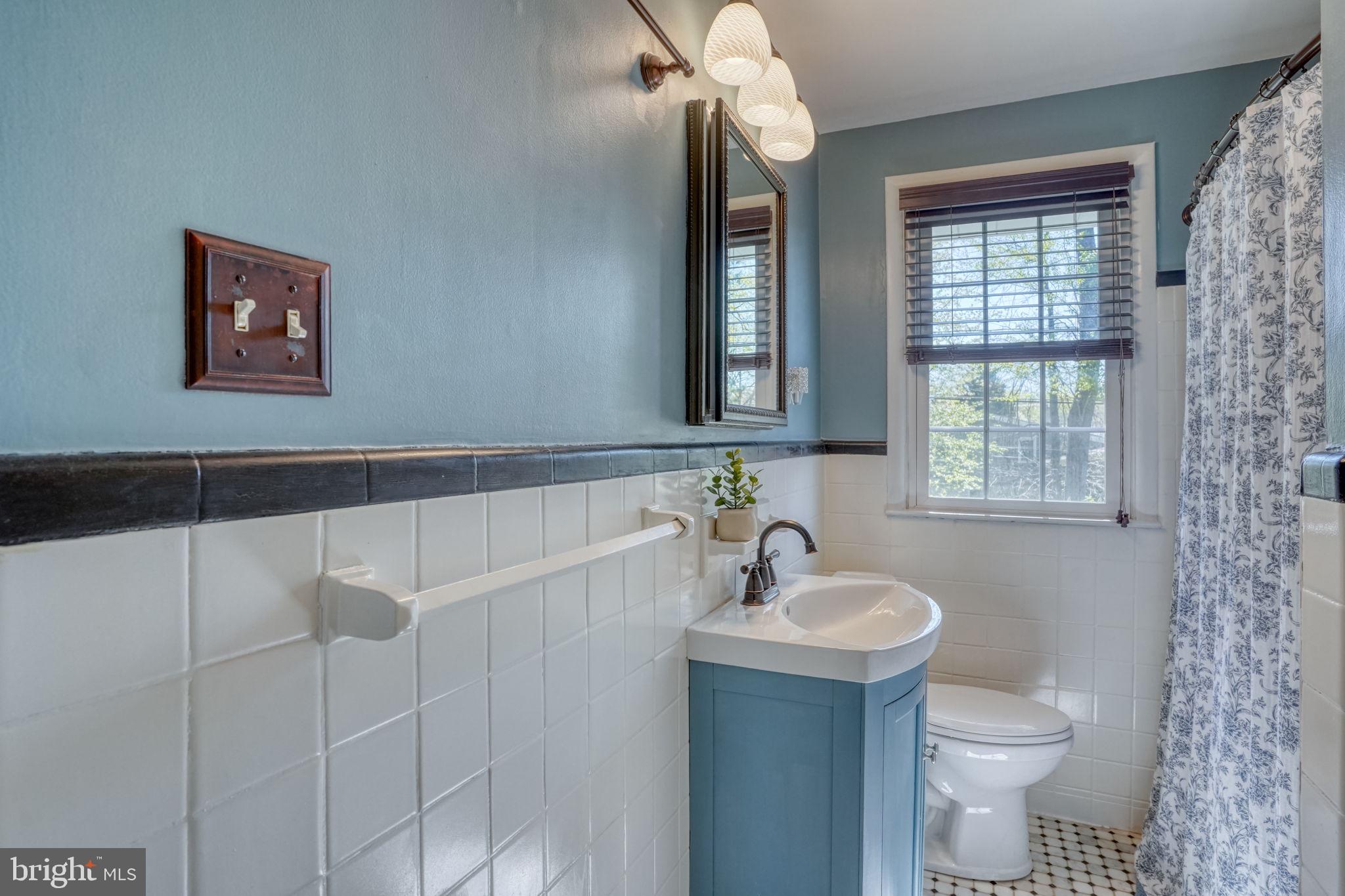 604 Ivydale Road Wilmington, DE 19803 - Photo 28 of 35 Full Bathroom 2.