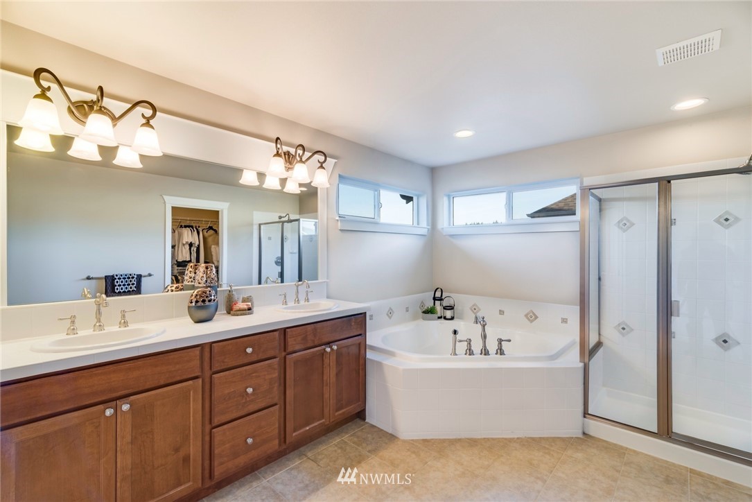 3807 185th Street Southeast Bothell, WA 98012 - Photo 14 of 25