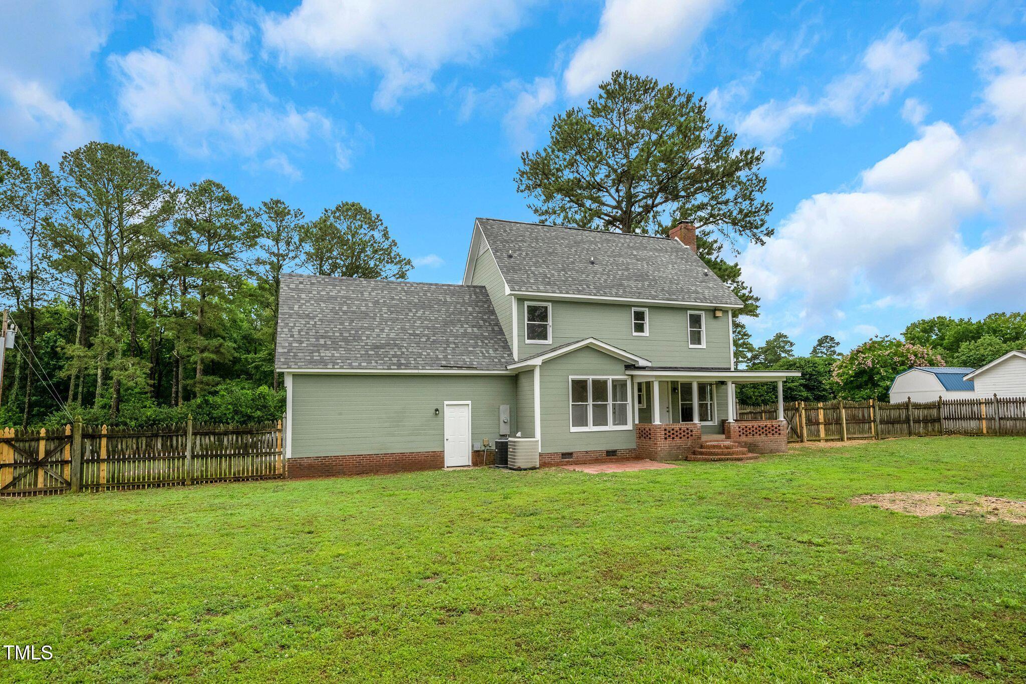 248 Robin Loop Dunn, NC 28334 - Photo 30 of 31 05_248_Robin_Loop_Dunn_NC_28334_USA-Exte