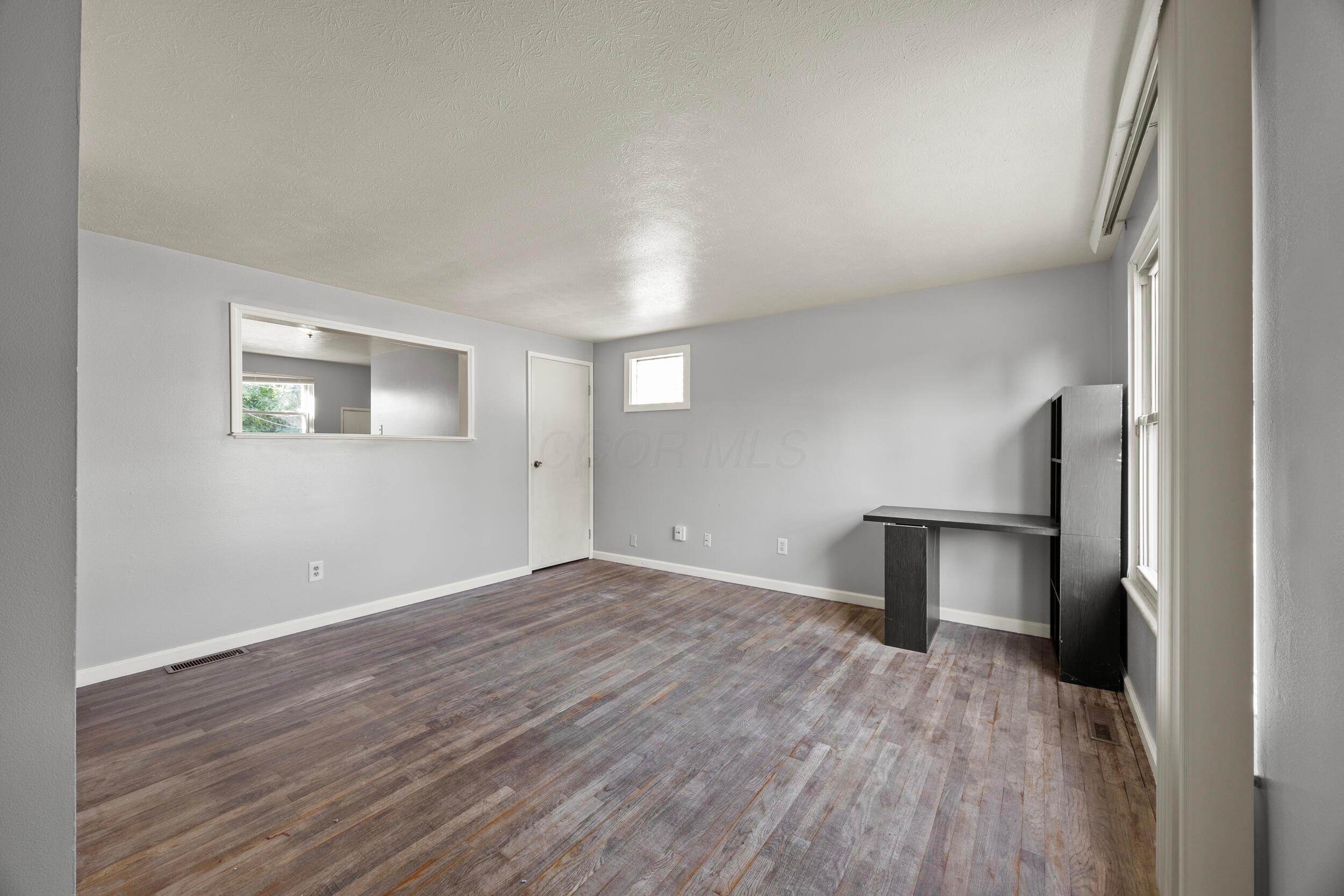 3881 Lexmont Road South Columbus, OH 43228 - Photo 5 of 26 7_4x3a8725
