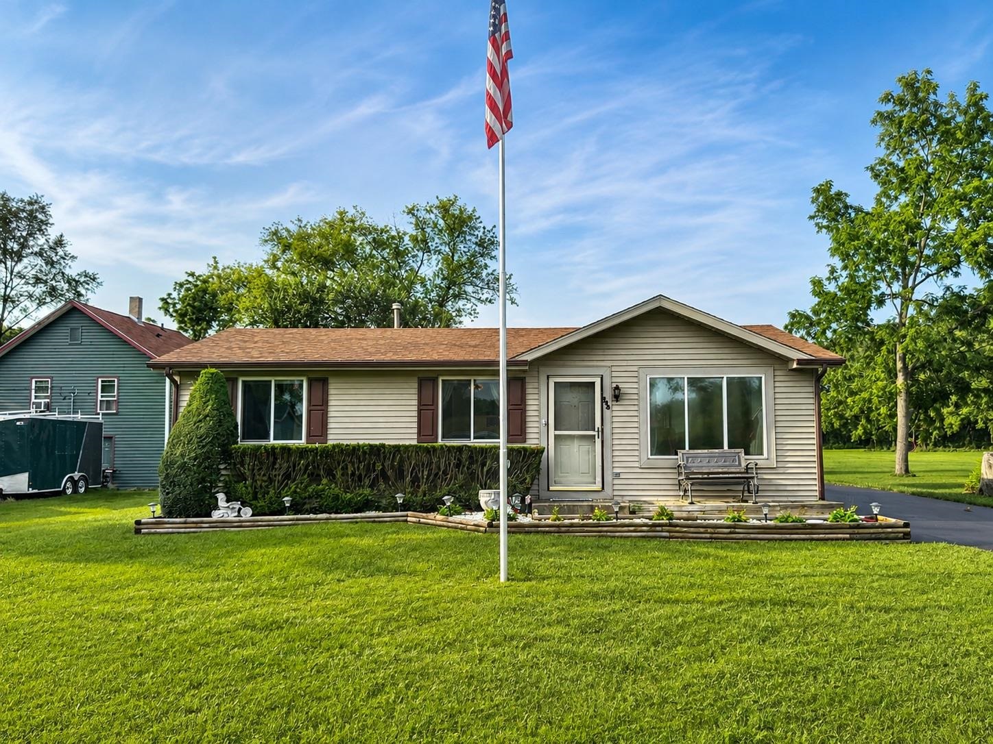 154 George Street Sharon, WI 53585 - Photo 3 of 43 Gallery Image 3