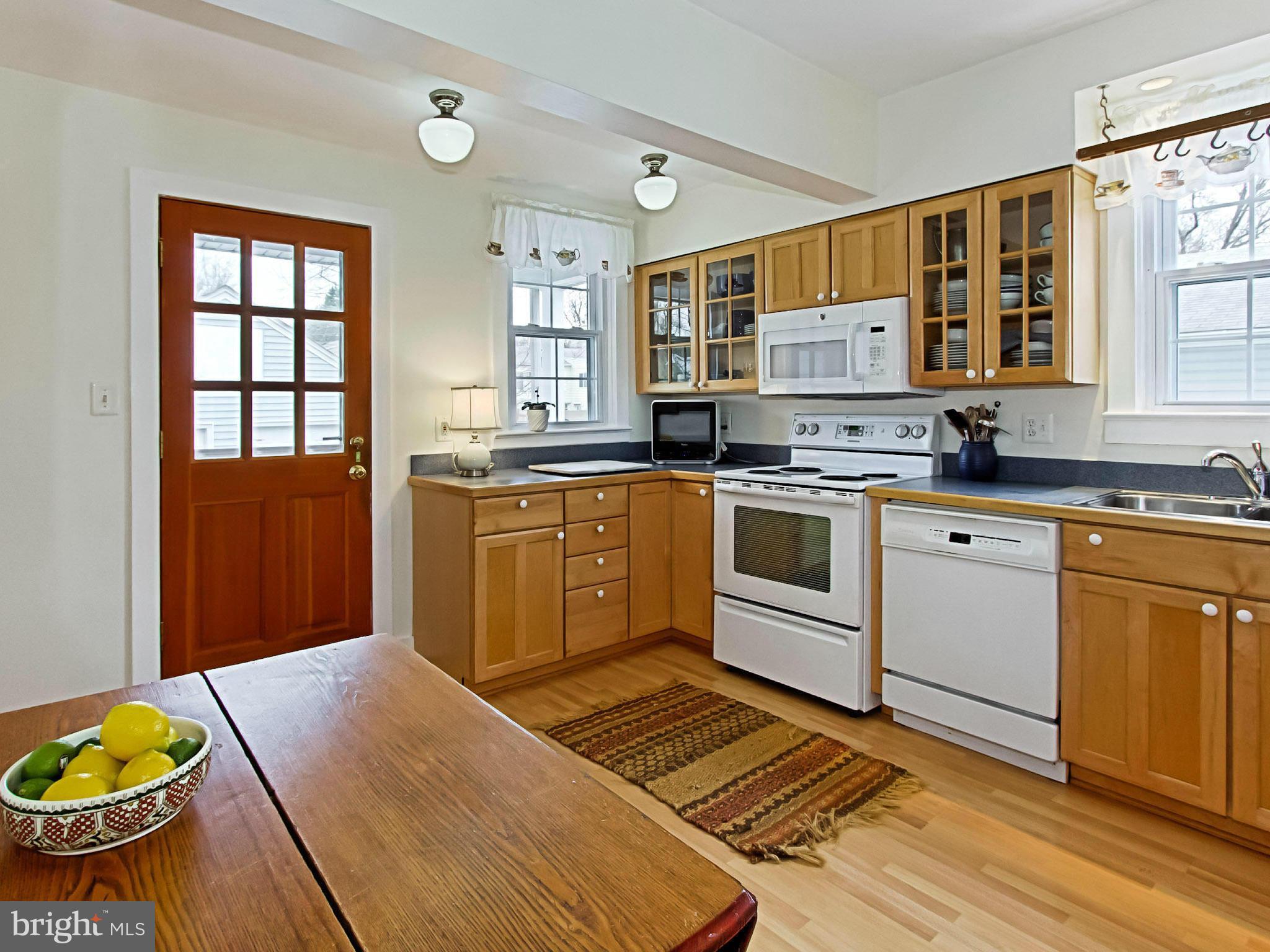 2816 West George Mason Road Falls Church, VA 22042 - Photo 12 of 29 Kitchen