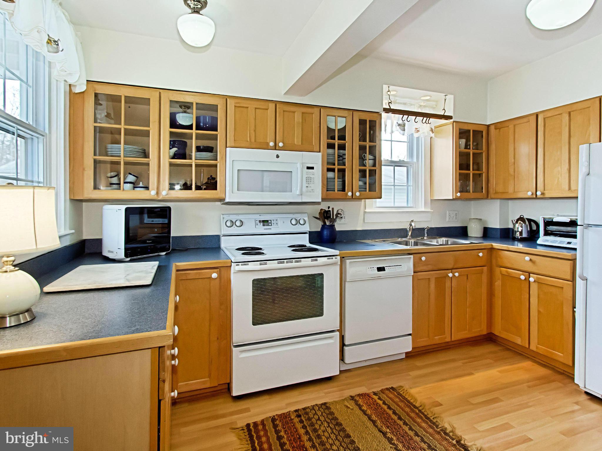 2816 West George Mason Road Falls Church, VA 22042 - Photo 14 of 29 Kitchen