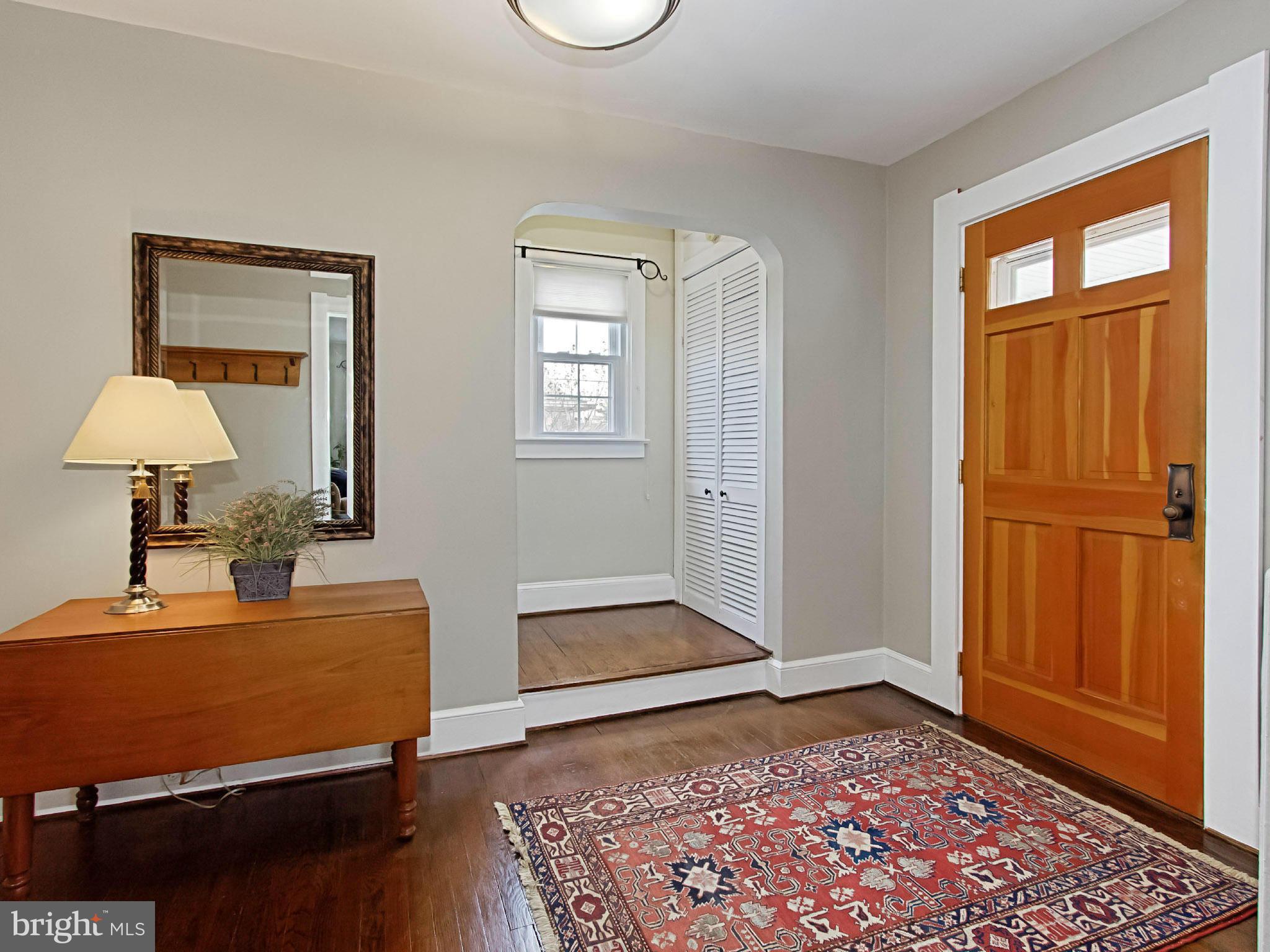 2816 West George Mason Road Falls Church, VA 22042 - Photo 4 of 29 Interior (General)
