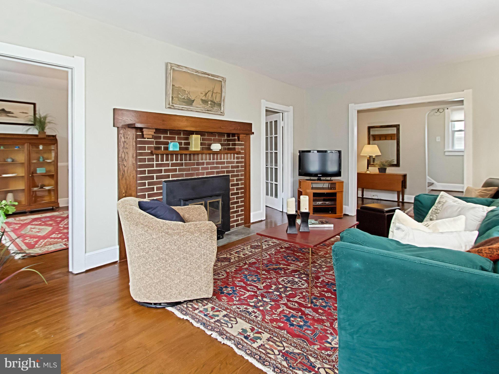 2816 West George Mason Road Falls Church, VA 22042 - Photo 6 of 29 Living Room