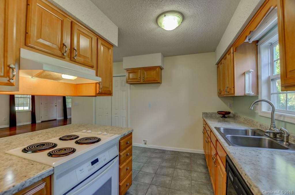 401 Howard Gap Road Fletcher, NC 28732 - Photo 9 of 35 Gallery Image 9