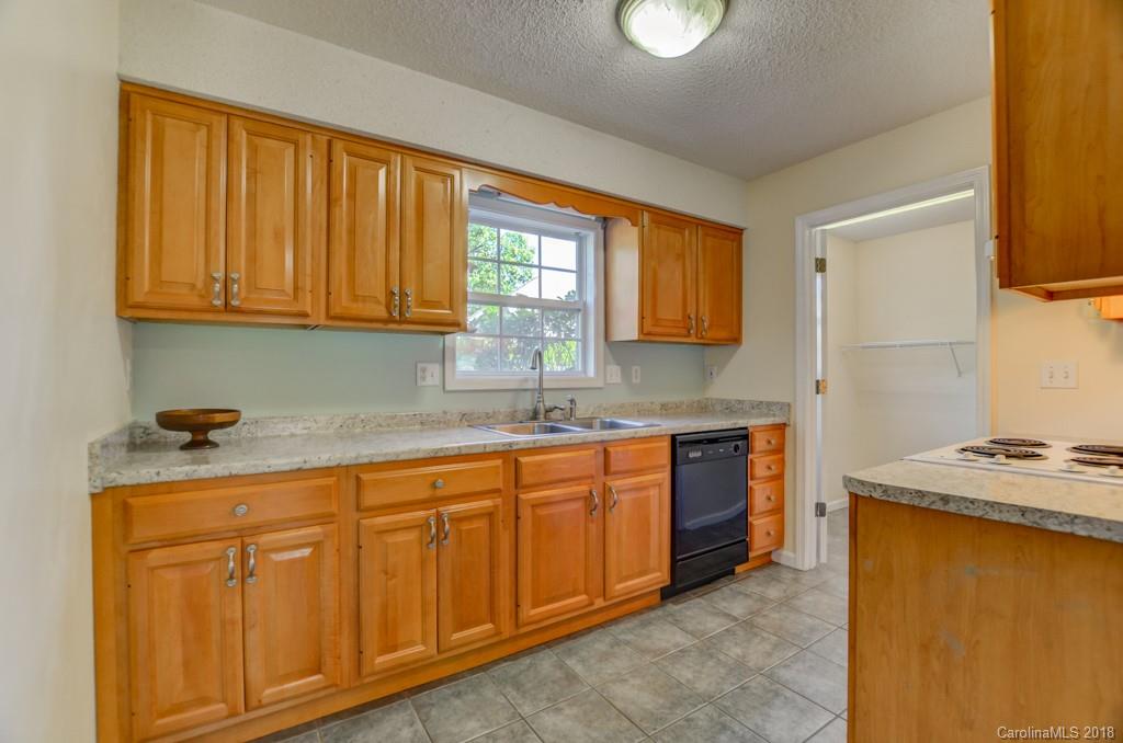401 Howard Gap Road Fletcher, NC 28732 - Photo 10 of 35 Gallery Image 10