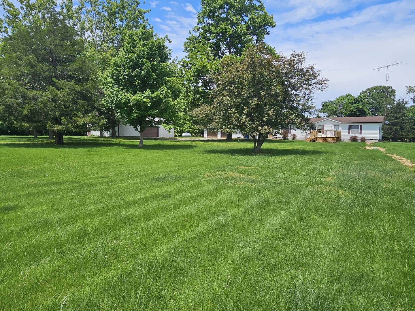 14230 East Windsong Road Mount Vernon, IL 62864 - Photo 2 of 33
