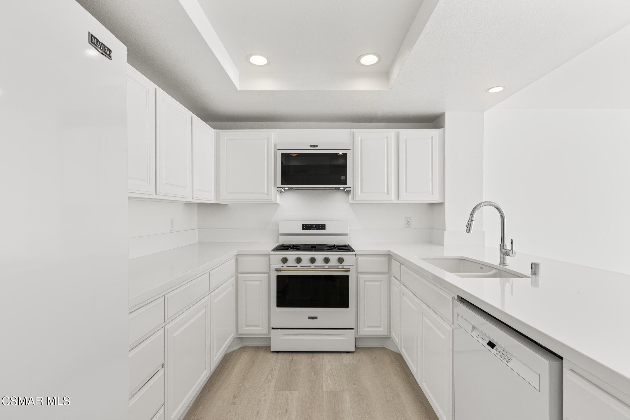 4240 Lost Hills Road, Unit 802 Calabasas, CA 91301 - Photo 12 of 46 LOSTHILLSWEB-35