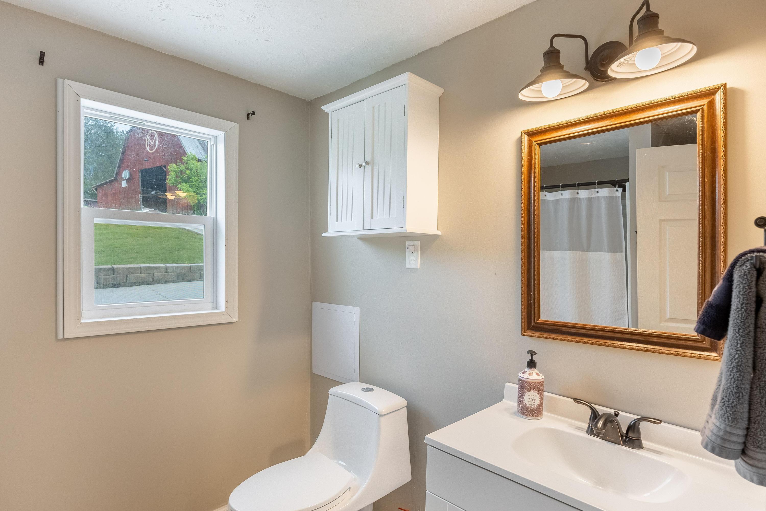 1334-1356 Johnson Road Southeast Cleveland, TN 37323 - Photo 36 of 45 Cottage Bathroom