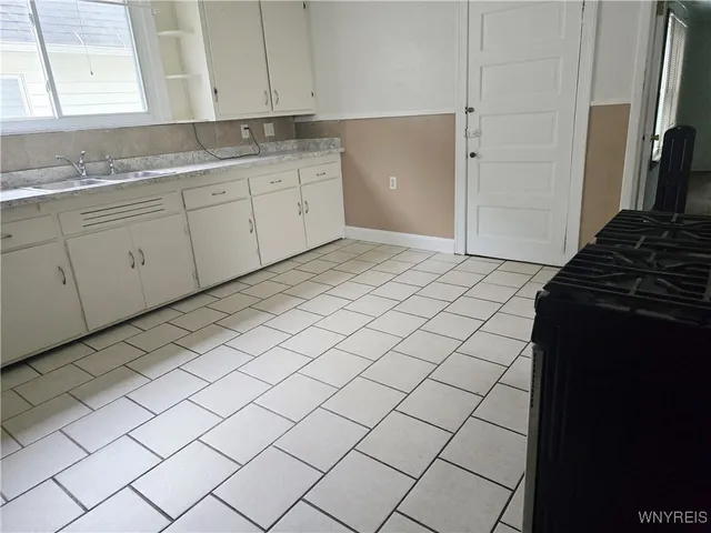 $1,300 | 194 Cass Avenue, Cheektowaga, NY 14206