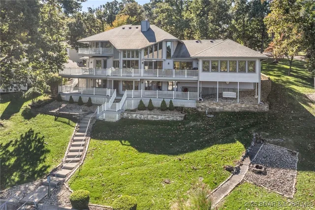 $1,729,000 | 125 Sailaway Bay Drive, Sunrise Beach, MO 65079