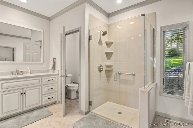 $1,729,000 | 125 Sailaway Bay Drive, Sunrise Beach, MO 65079