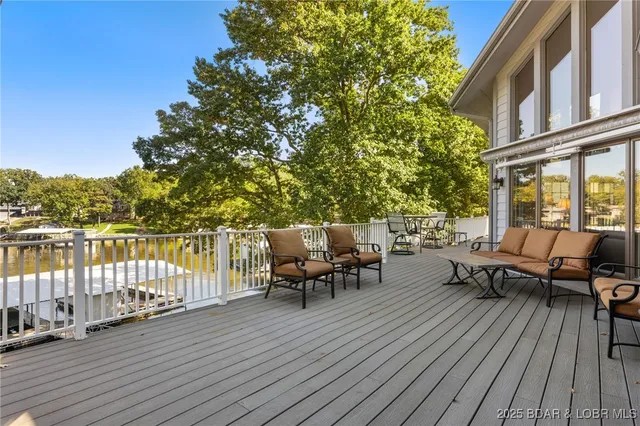 $1,729,000 | 125 Sailaway Bay Drive, Sunrise Beach, MO 65079