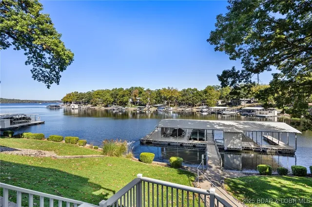 $1,729,000 | 125 Sailaway Bay Drive, Sunrise Beach, MO 65079