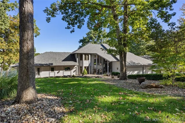 $1,729,000 | 125 Sailaway Bay Drive, Sunrise Beach, MO 65079