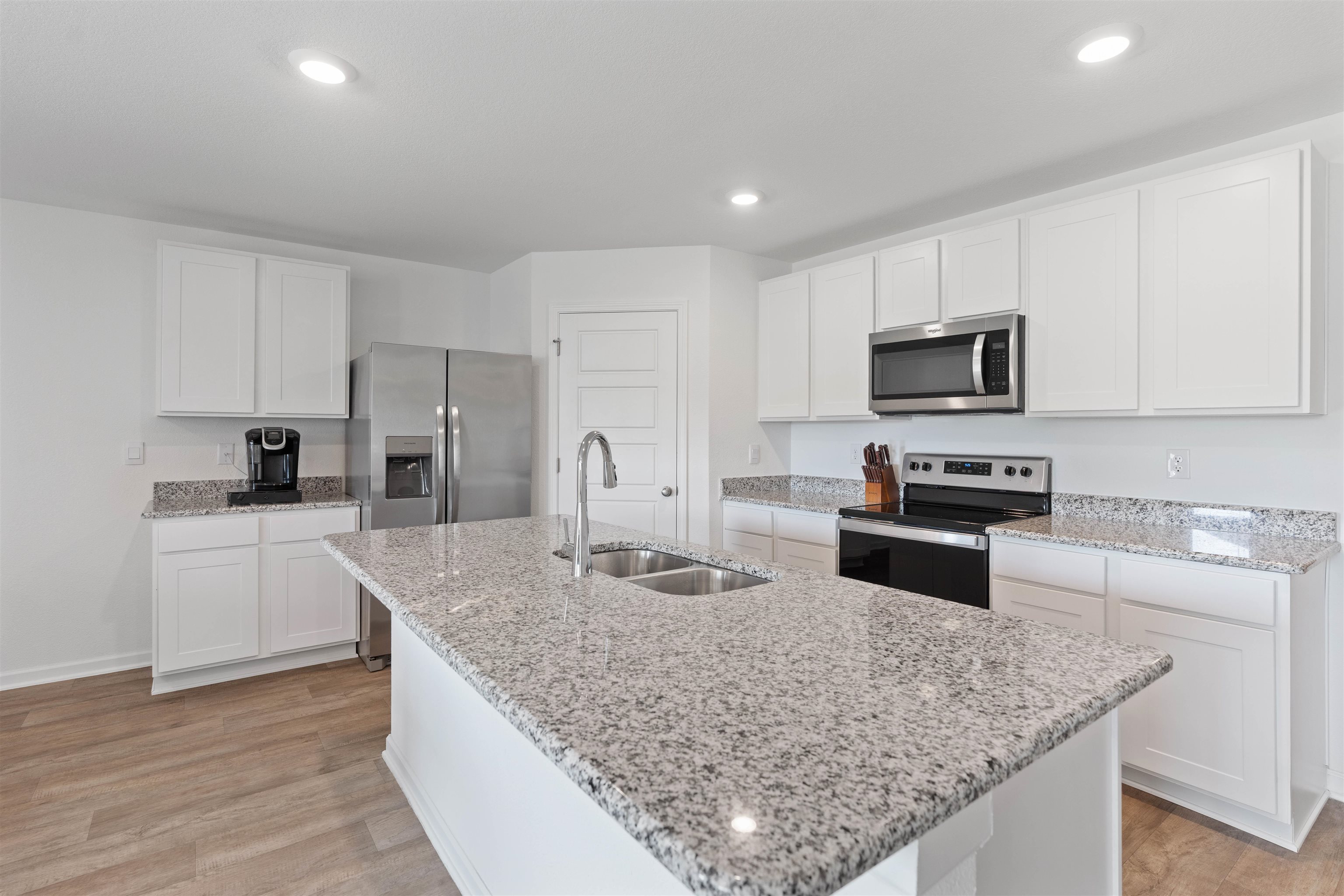 15030 Forsythia Loop Silverhill, AL 36576 - Photo 9 of 33 Kitchen
