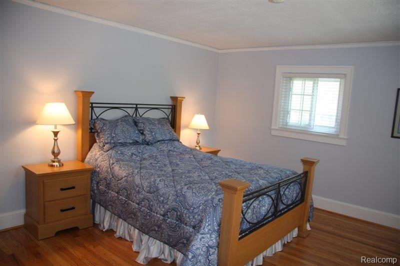 76 Muskoka Road Grosse Pointe, MI 48236 - Photo 7 of 12 Master Bedroom