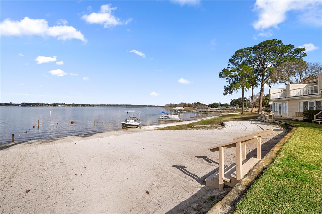 11001 Southeast Sunset Harbor Road, Unit B14 Summerfield, FL 34491 - Photo 27 of 32 Gallery Image 27
