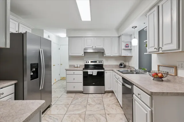 $419,000 | 3896 Gate Drive, Troy, MI 48083