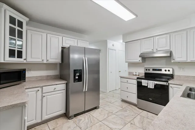 $419,000 | 3896 Gate Drive, Troy, MI 48083