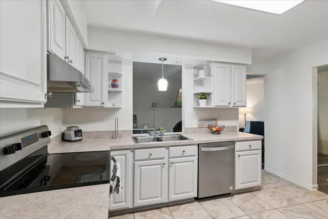 $419,000 | 3896 Gate Drive, Troy, MI 48083