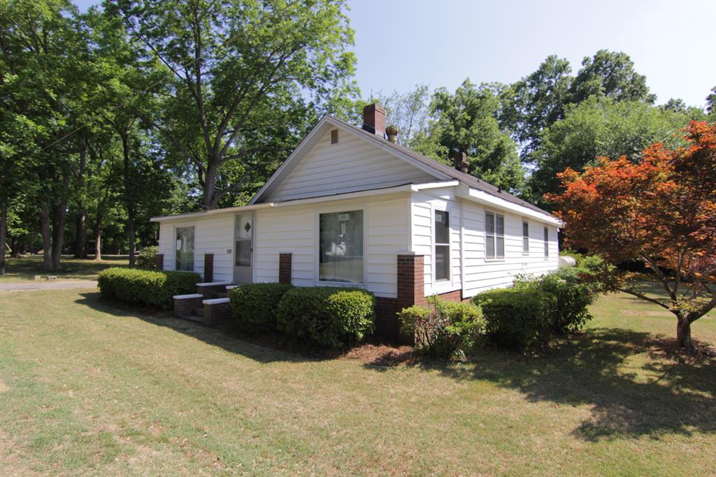 105 Sagewood Road Greenwood, SC 29646 - Photo 1 of 1 Main View