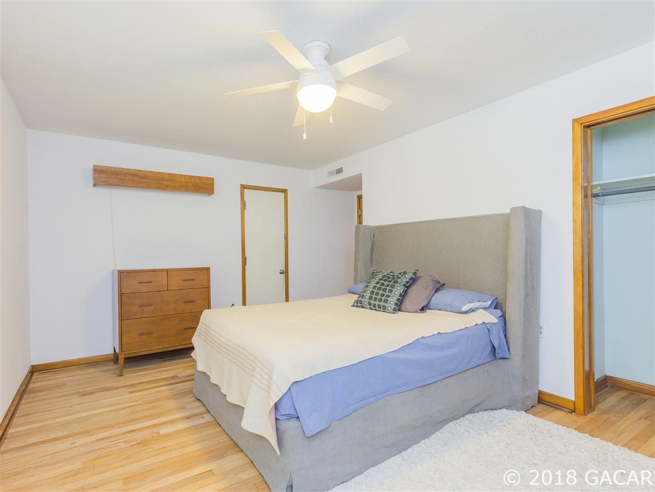 2021 Northwest 11th Road Gainesville, FL 32605 - Photo 12 of 18 Gallery Image 12